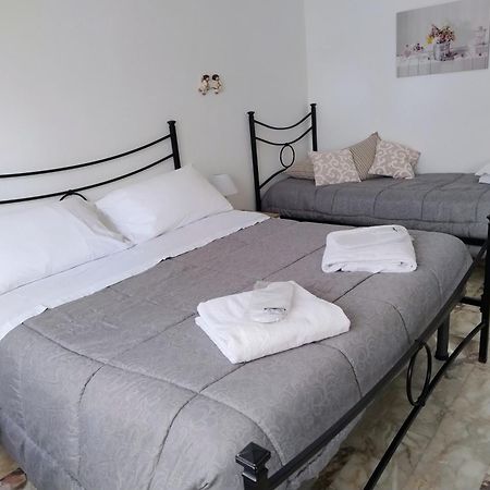 מרינה די מסה Bilocale Climatizzato A 850M Dalla Spiaggia Casa Katia מראה חיצוני תמונה